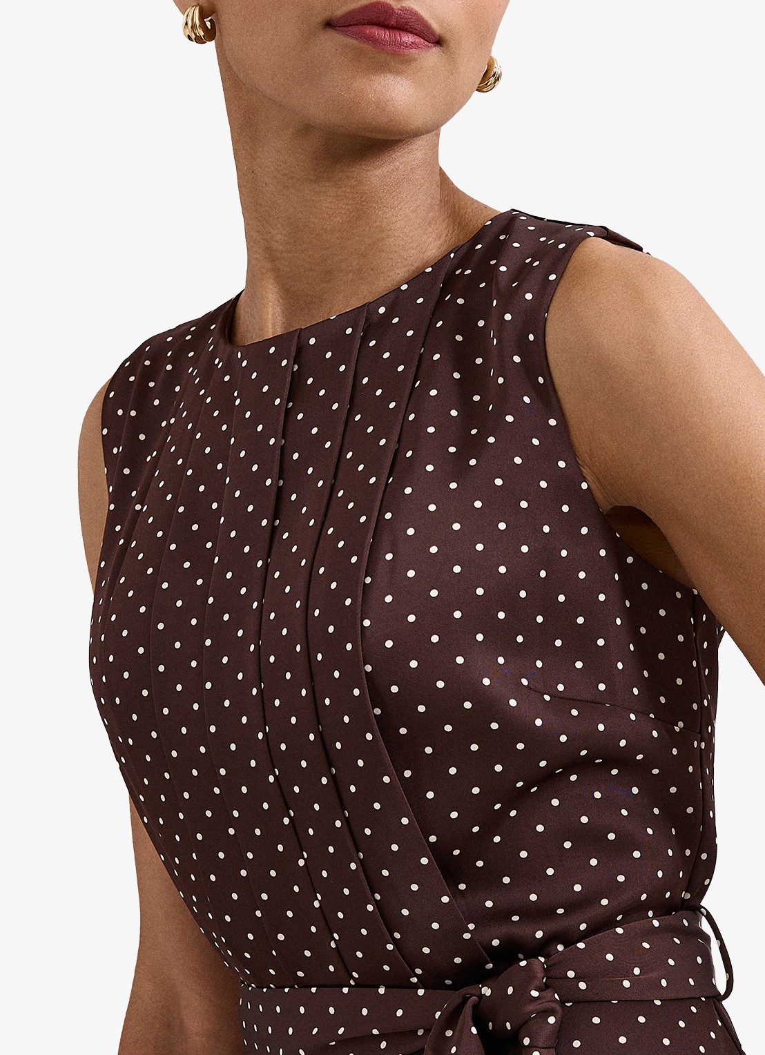 Phase Eight Petite Janine wide fit jumpsuit met stippenprint - detail 2 donkerbruin