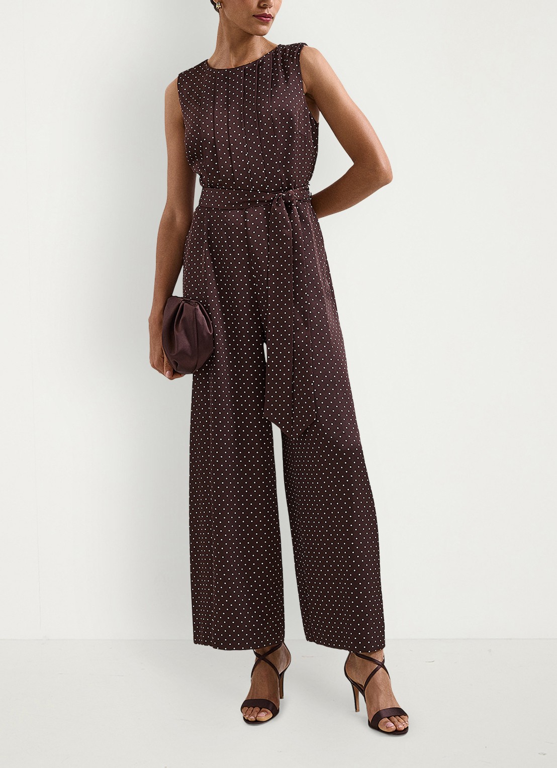 Phase Eight Petite Janine wide fit jumpsuit met stippenprint - detail 4 donkerbruin