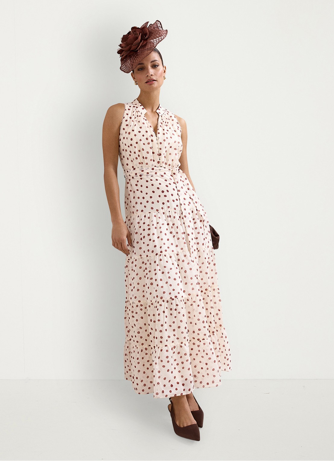Phase Eight Petite Nita maxi jurk met stippenprint en strikceintuur - voorkant 2 gebroken wit