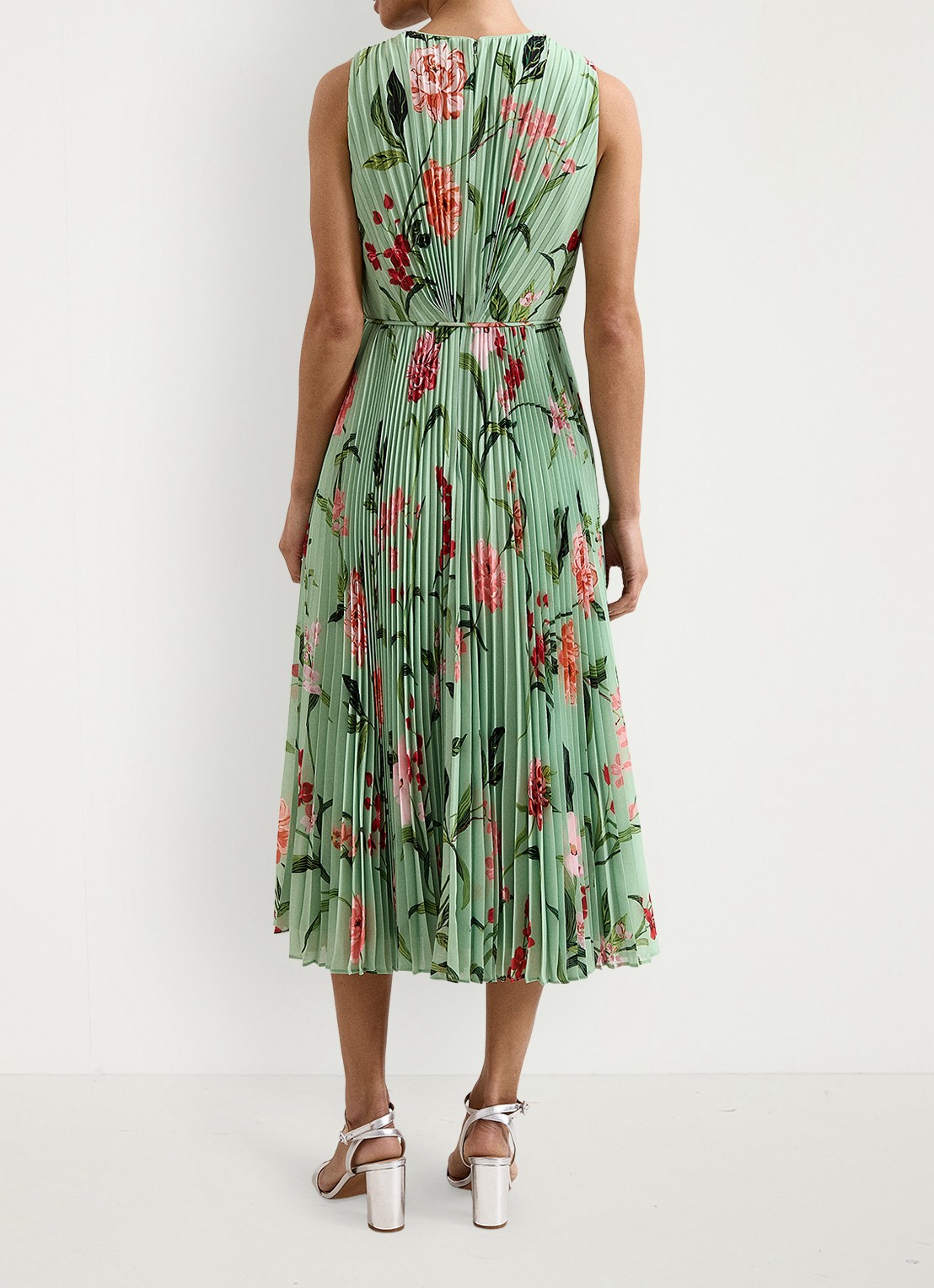 Phase Eight Petite Simara midi jurk met bloemenprint - achterkant 8 lindegroen