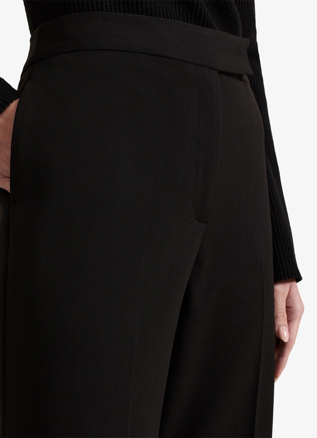 Phase Eight Petite Trixie mid waist straight fit pantalon met steekzakken - detail 5 zwart