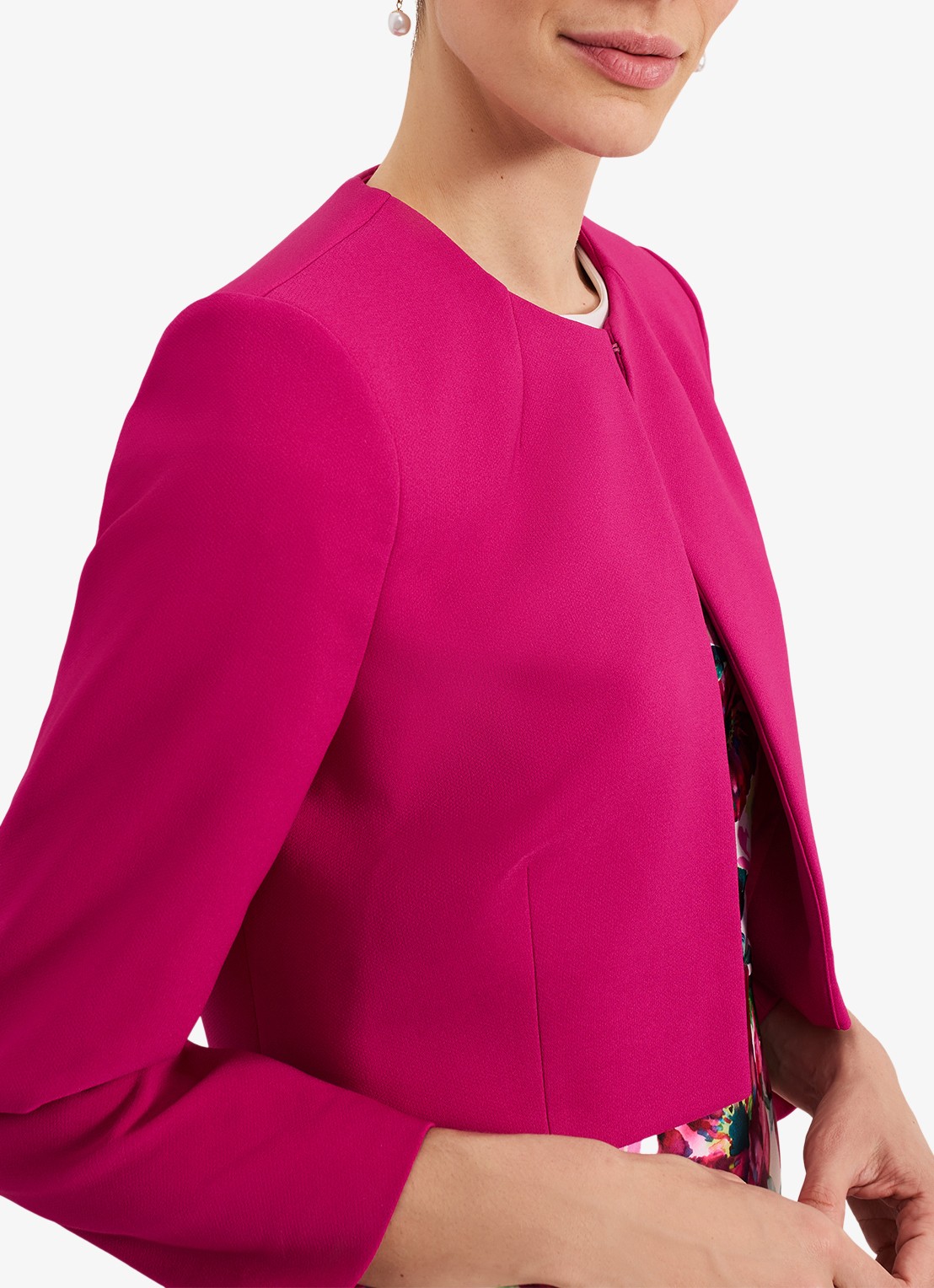 Phase Eight Phoebe bolero met structuur - detail 2 donkerroze