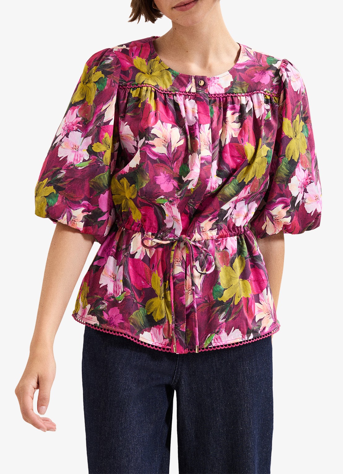 Phase Eight Pia blouse met bloemenprint - detail 4 donkerroze