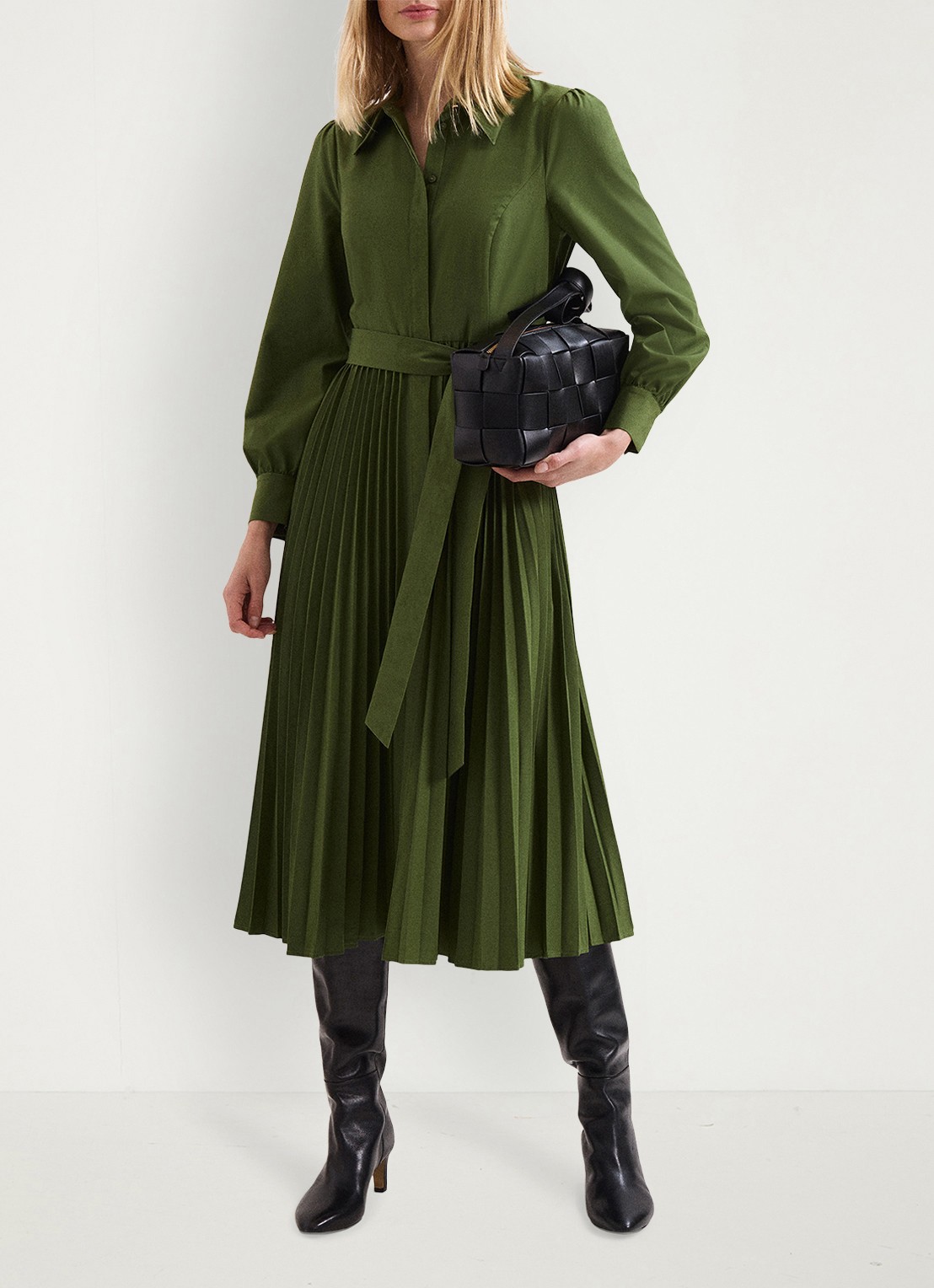 Phase Eight Pleated midi jurk met pofmouwen - voorkant 2 olijfgroen