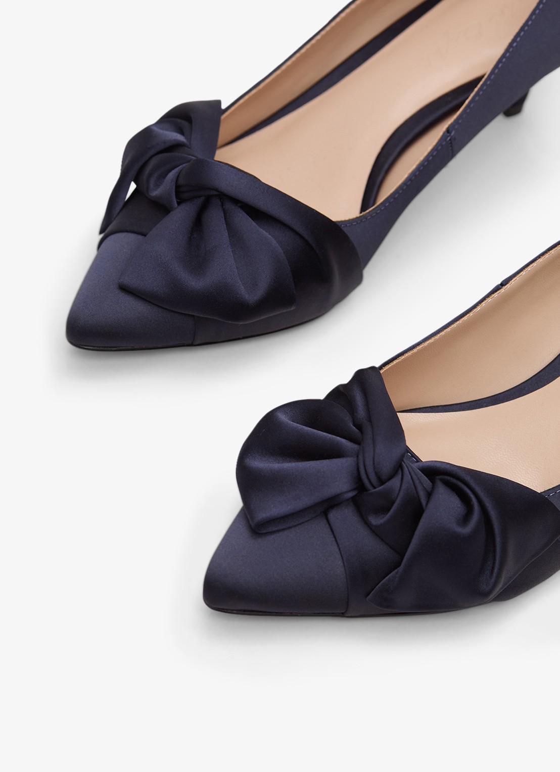 Phase Eight Pump van satijn met strikdetail - detail 5 donkerblauw