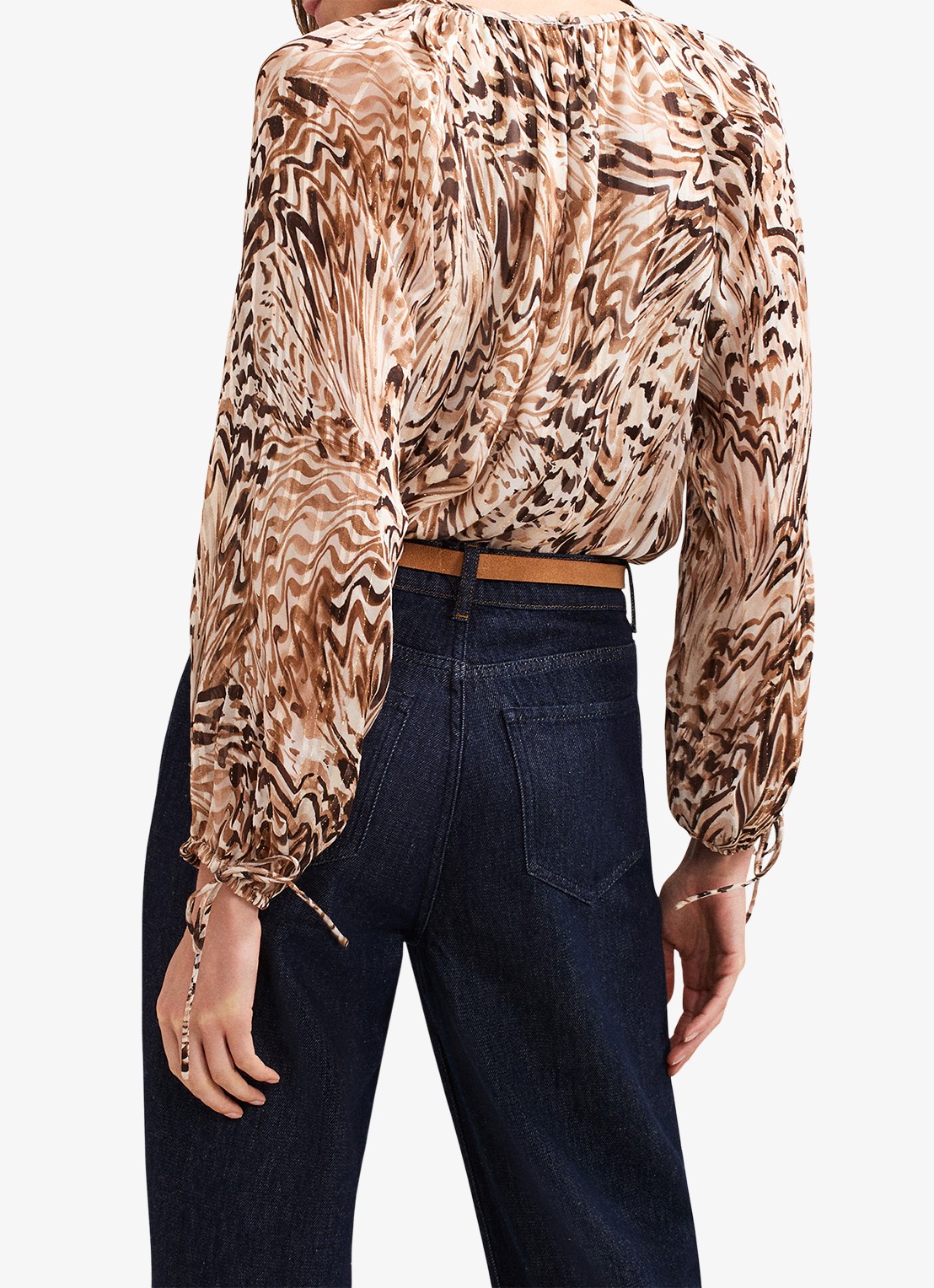 Phase Eight Rafaella blouse met grafische print - achterkant 3 lichtbruin