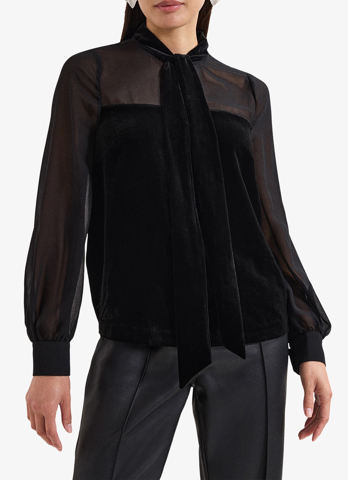 Phase Eight Raye blouse van fluweel - detail 4 zwart