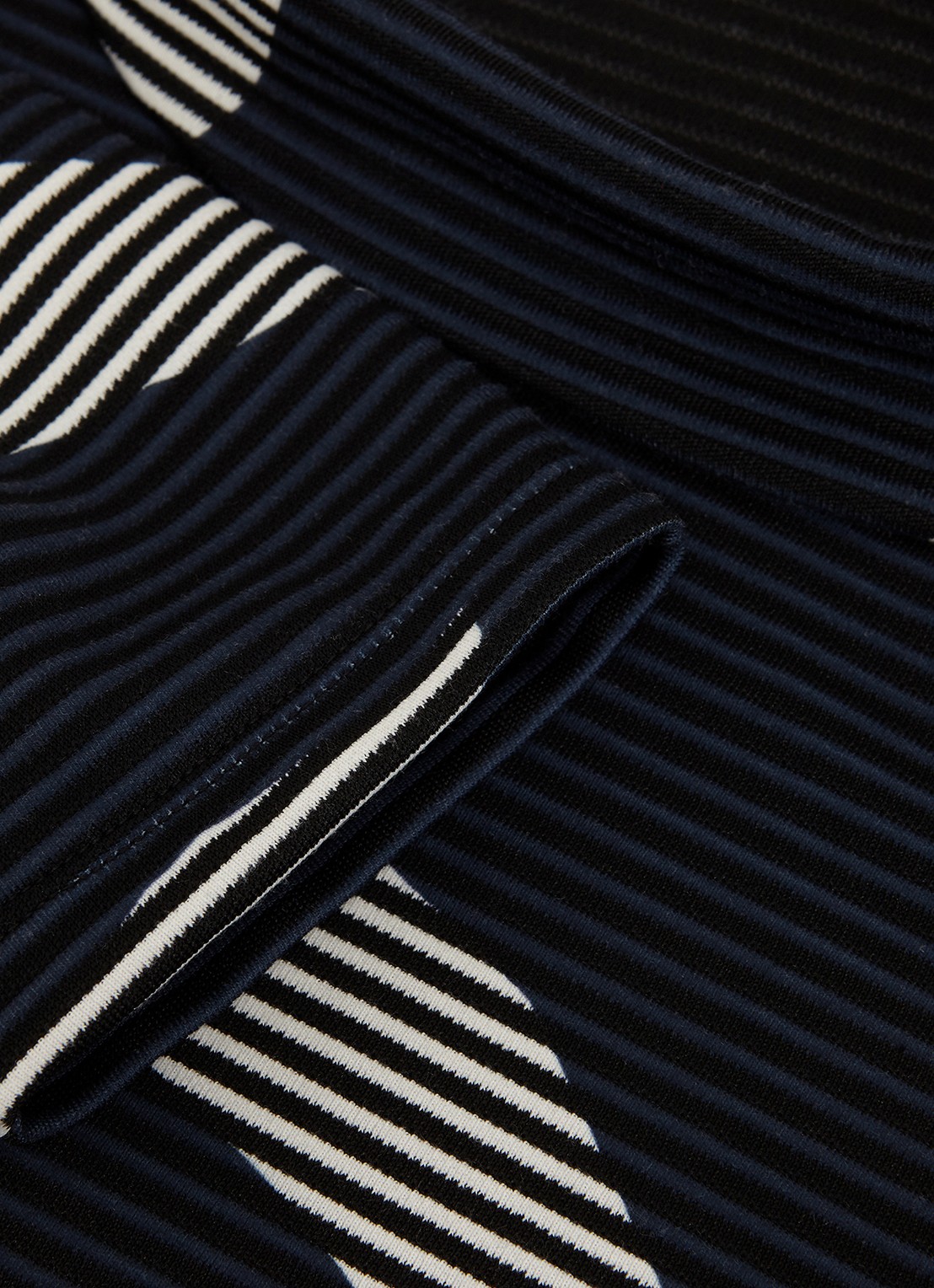 Phase Eight Rena top met print - detail 7 donkerblauw