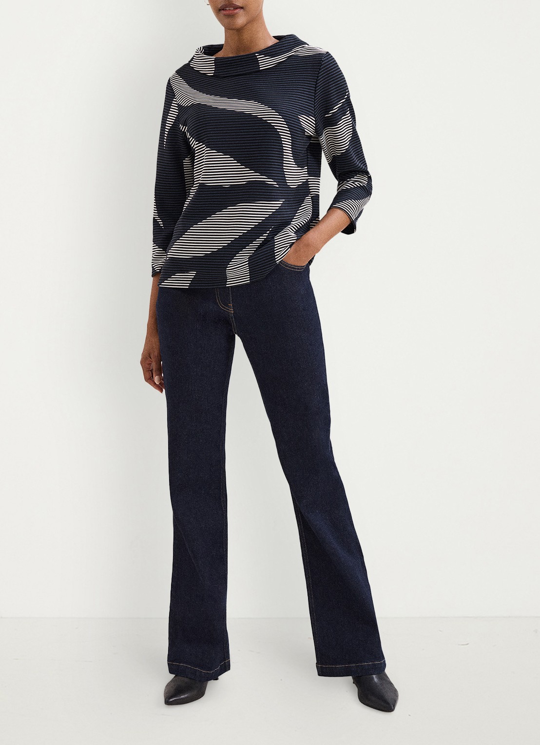 Phase Eight Rena top met print - voorkant 2 donkerblauw