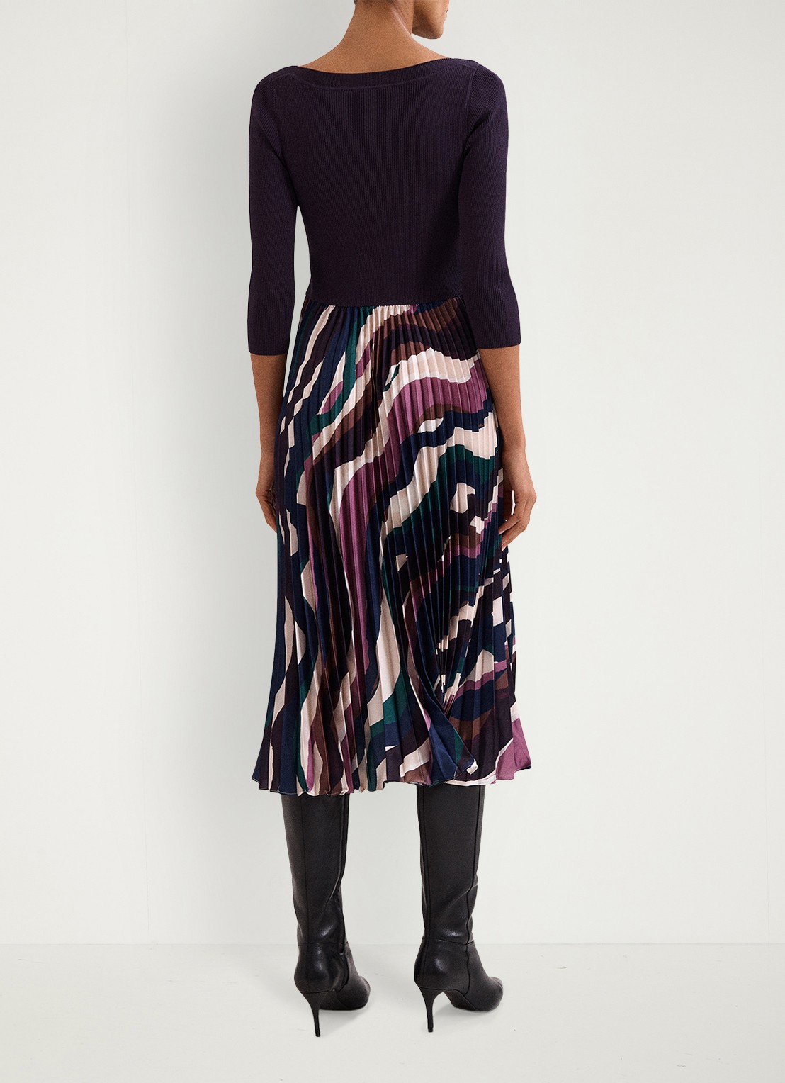 Phase Eight Riley midi jurk met grafische print - achterkant aubergine
