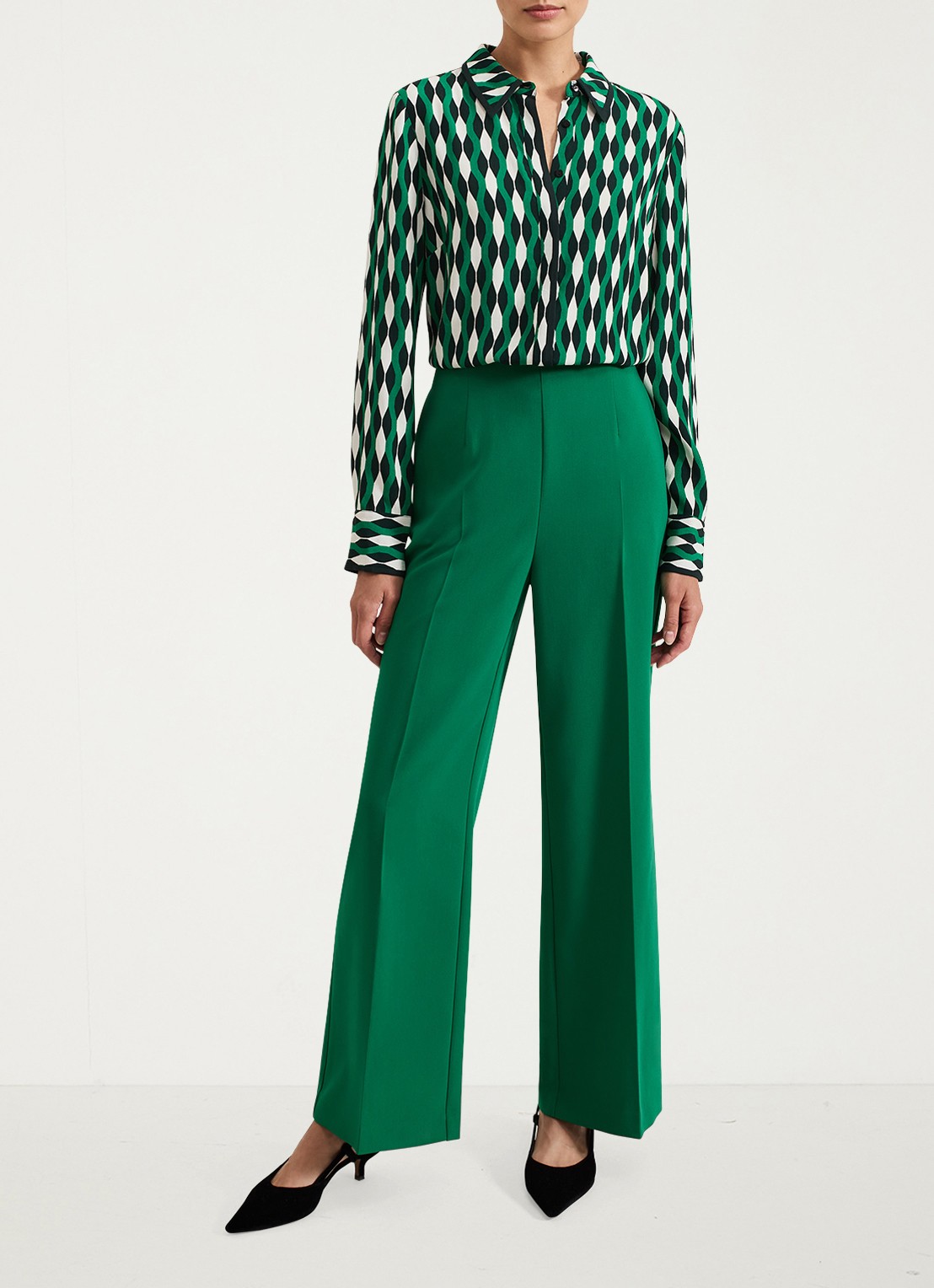 Phase Eight Rita blouse met grafische print - voorkant 2 groen