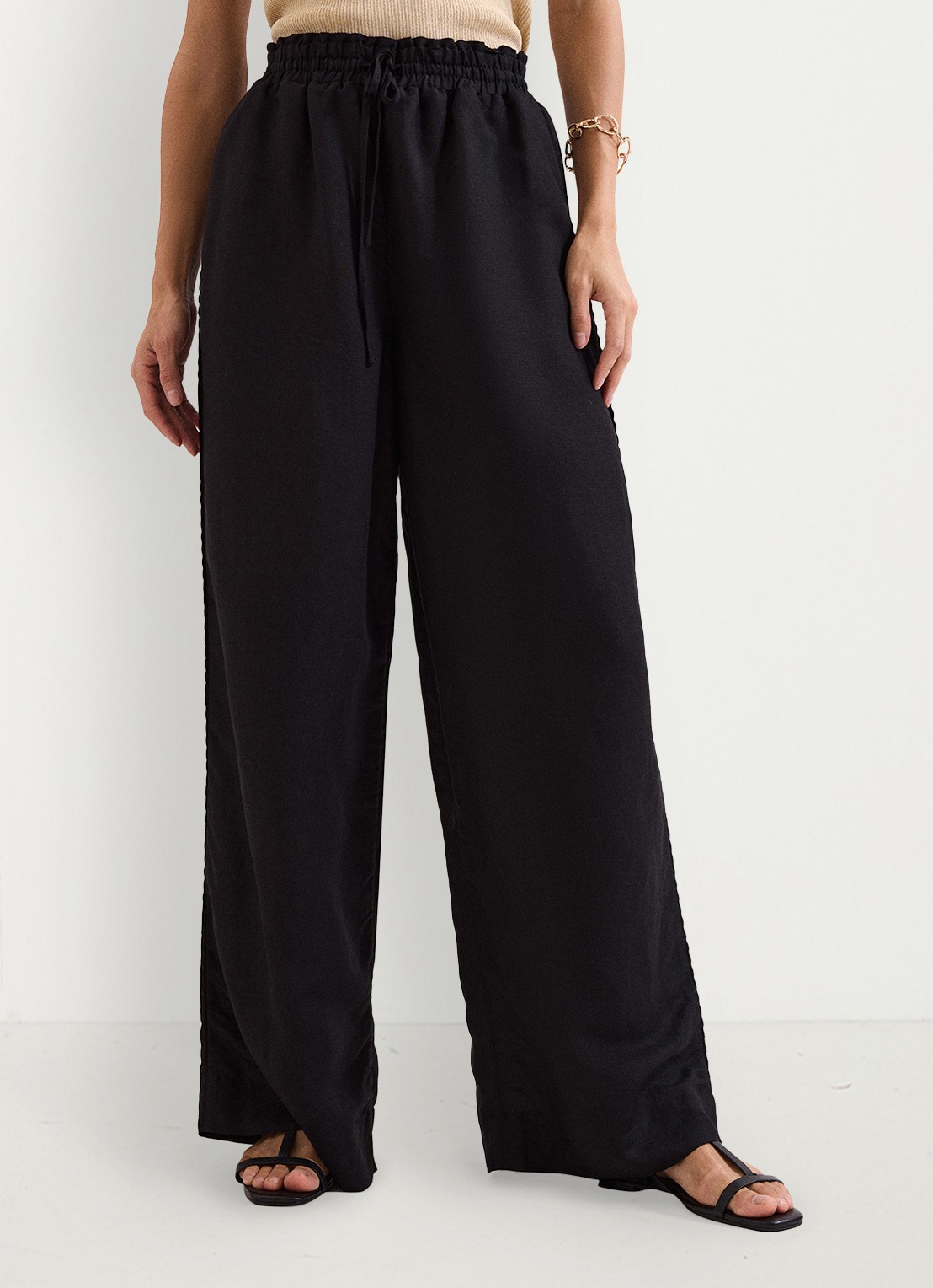 Phase Eight Rowan high waist loose fit palazzobroek in linnenblend - detail 2 zwart
