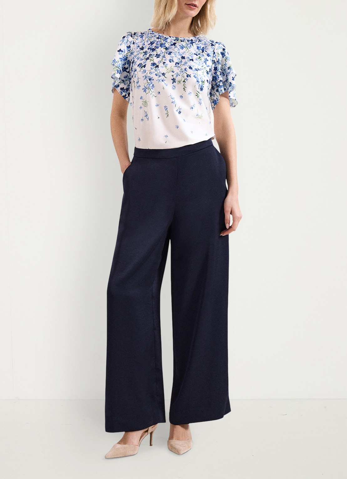 Phase Eight Rowan top met grafische print - voorkant 7 blauw