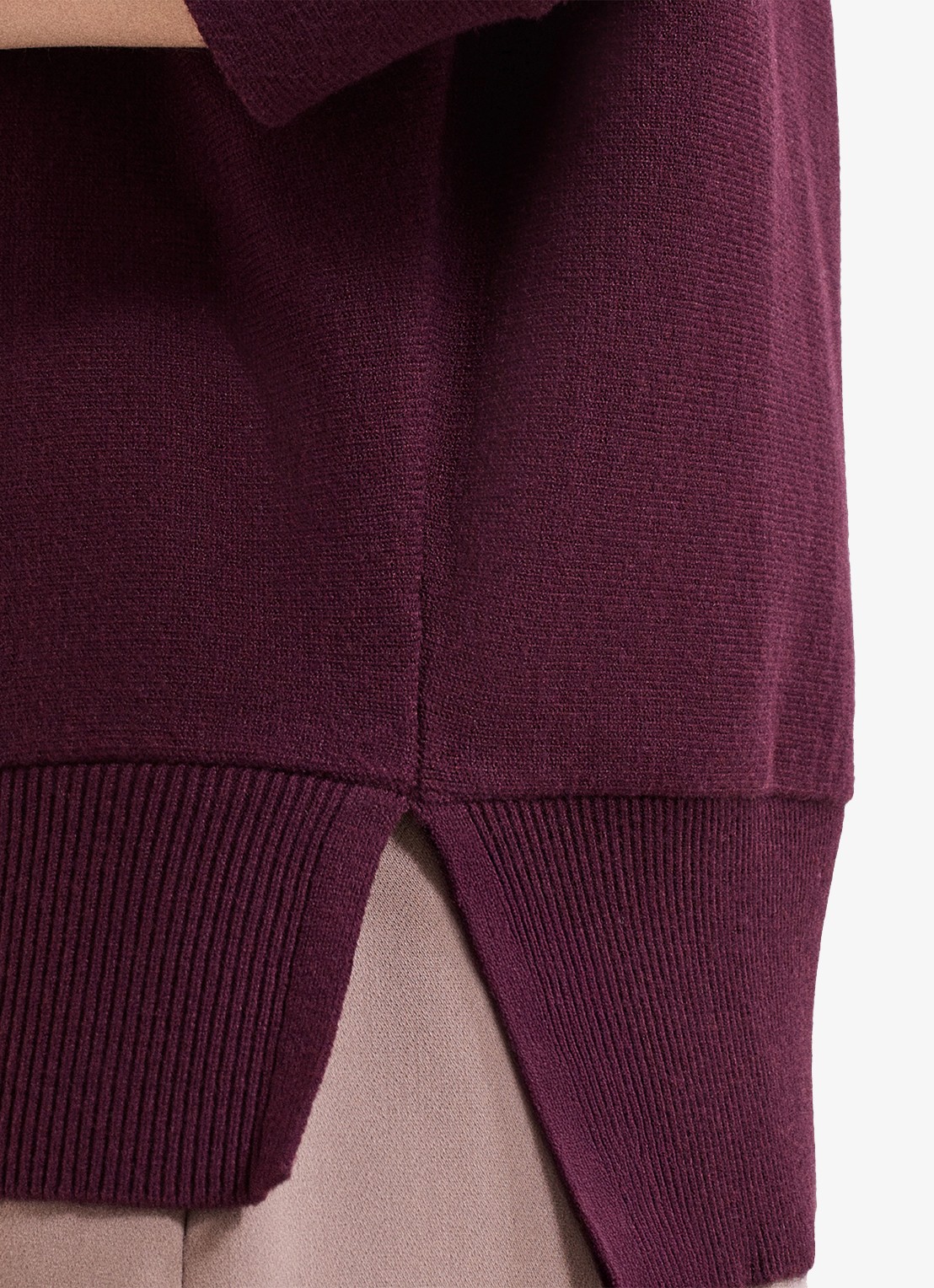 Phase Eight Salima fijngebreide trui met col - detail 6 bordeauxrood