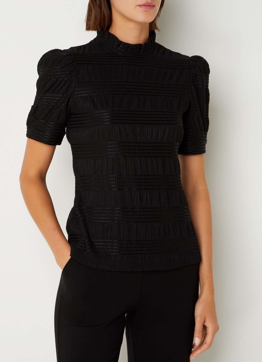 Phase Eight Samiha top met structuur en pofmouw - detail 2 zwart