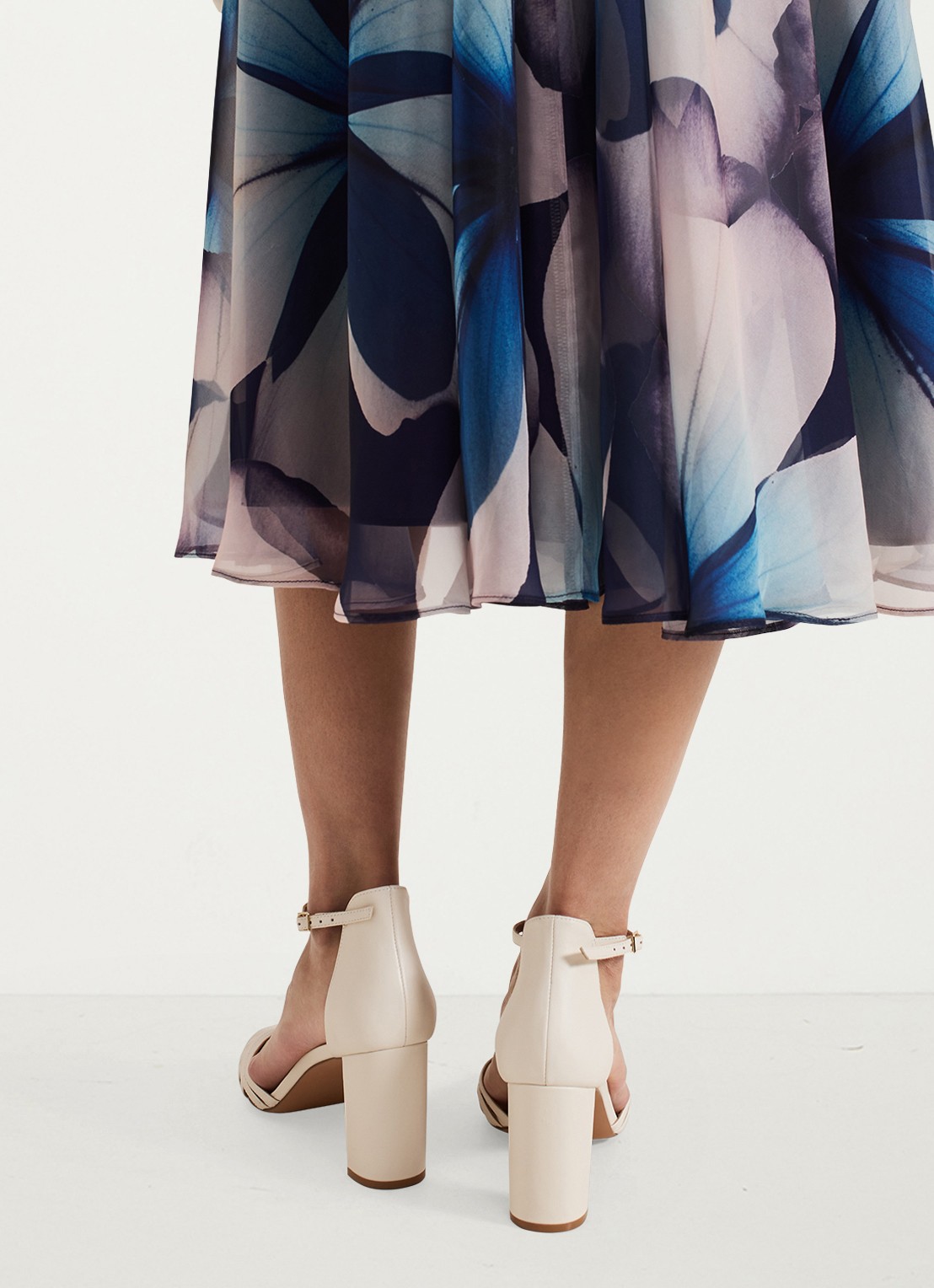 Phase Eight Sandalette van leer - achterkant ivoor