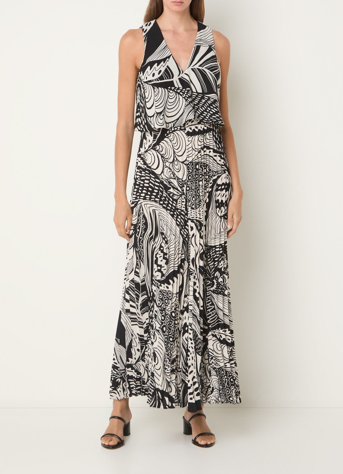 Phase Eight Saskia wide fit jumpsuit met print - detail 4 zwart