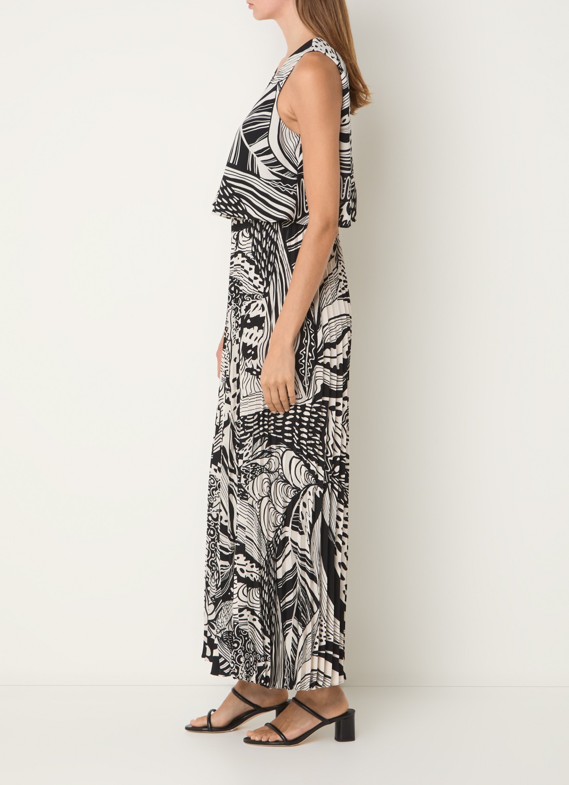 Phase Eight Saskia wide fit jumpsuit met print - voorkant 3 zwart