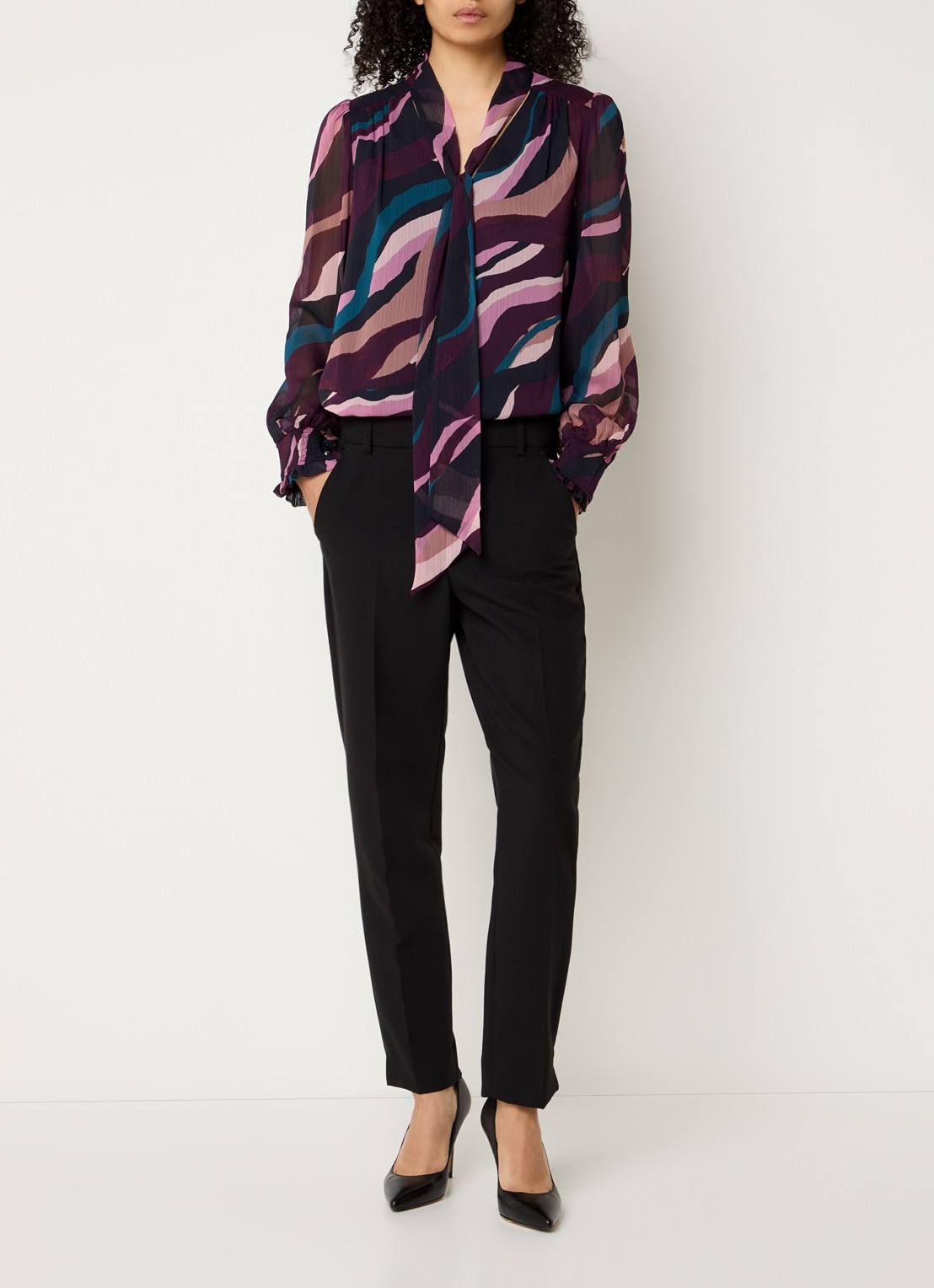 Phase Eight Selby tuniek met sjaalkraag en print - voorkant 3 bordeauxrood