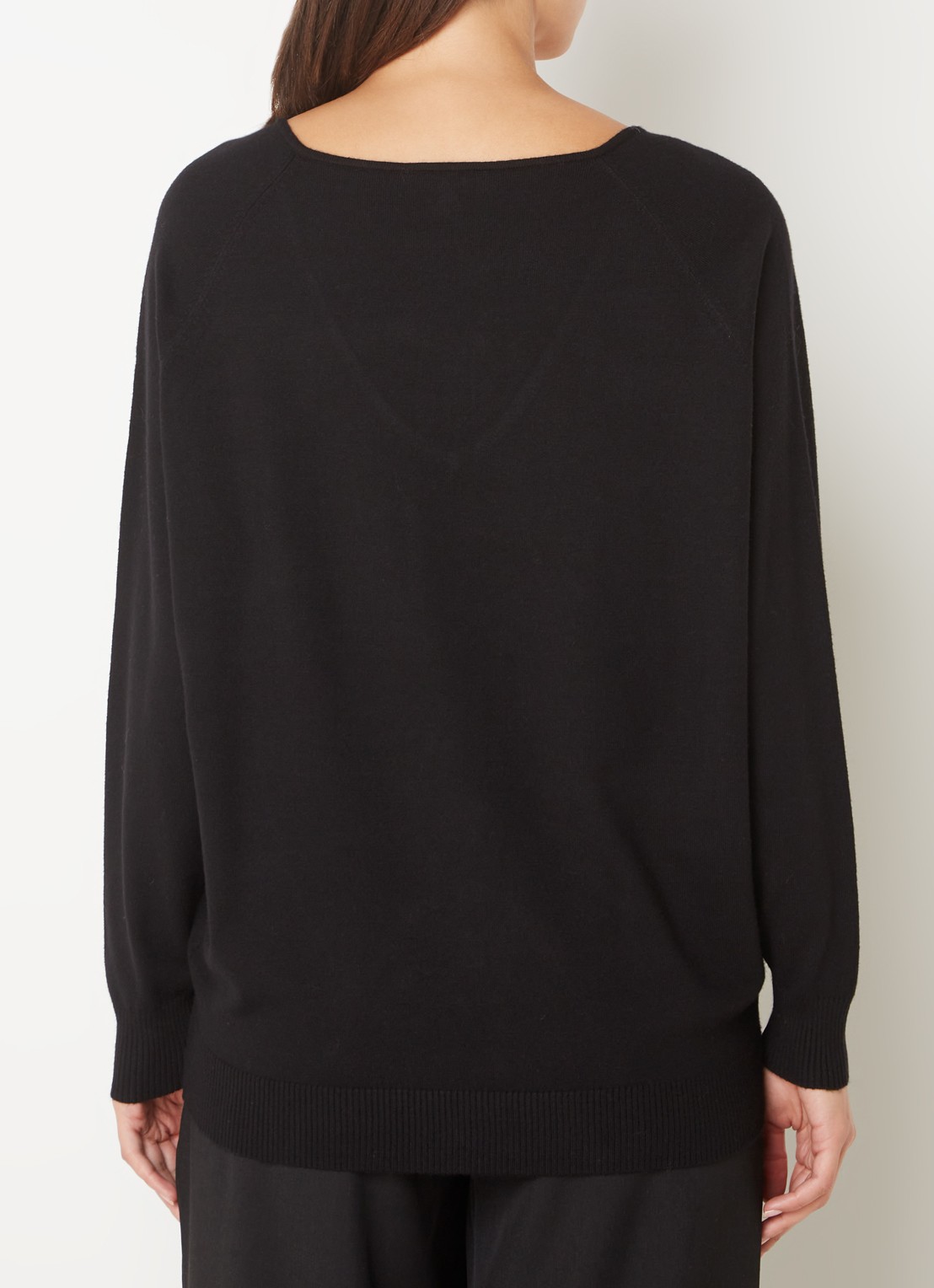 Phase Eight Senita fijngebreide pullover met stretch  - achterkant zwart