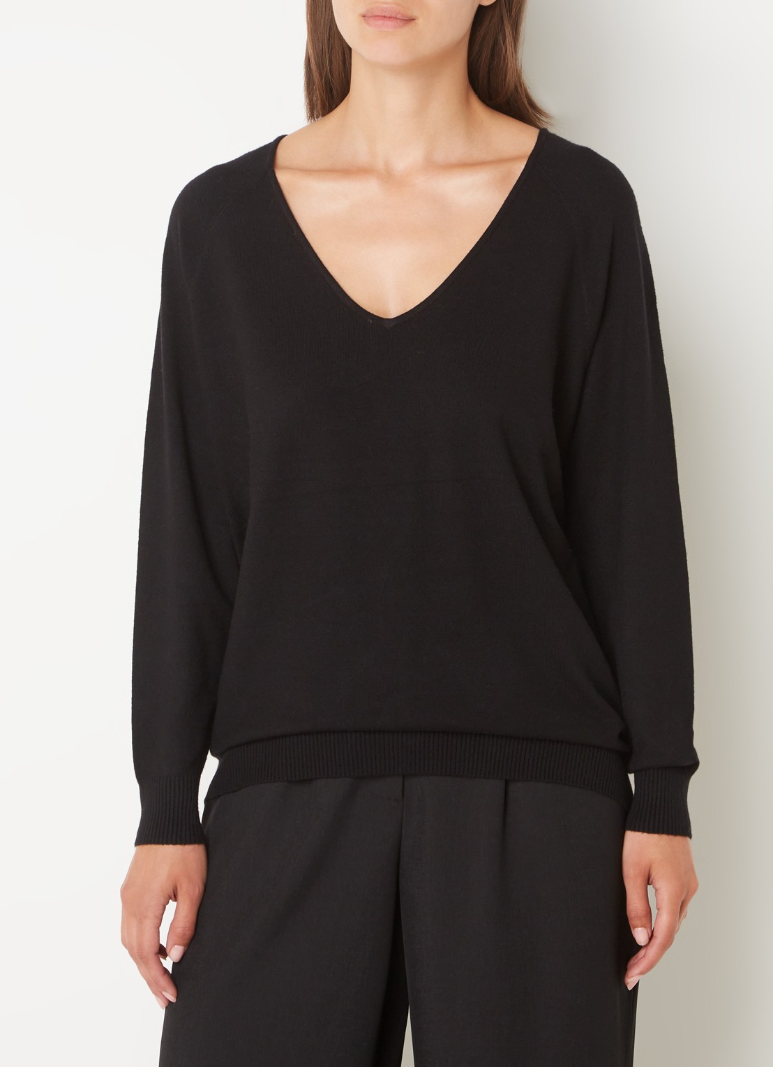 Phase Eight Senita fijngebreide pullover met stretch  - detail 4 zwart