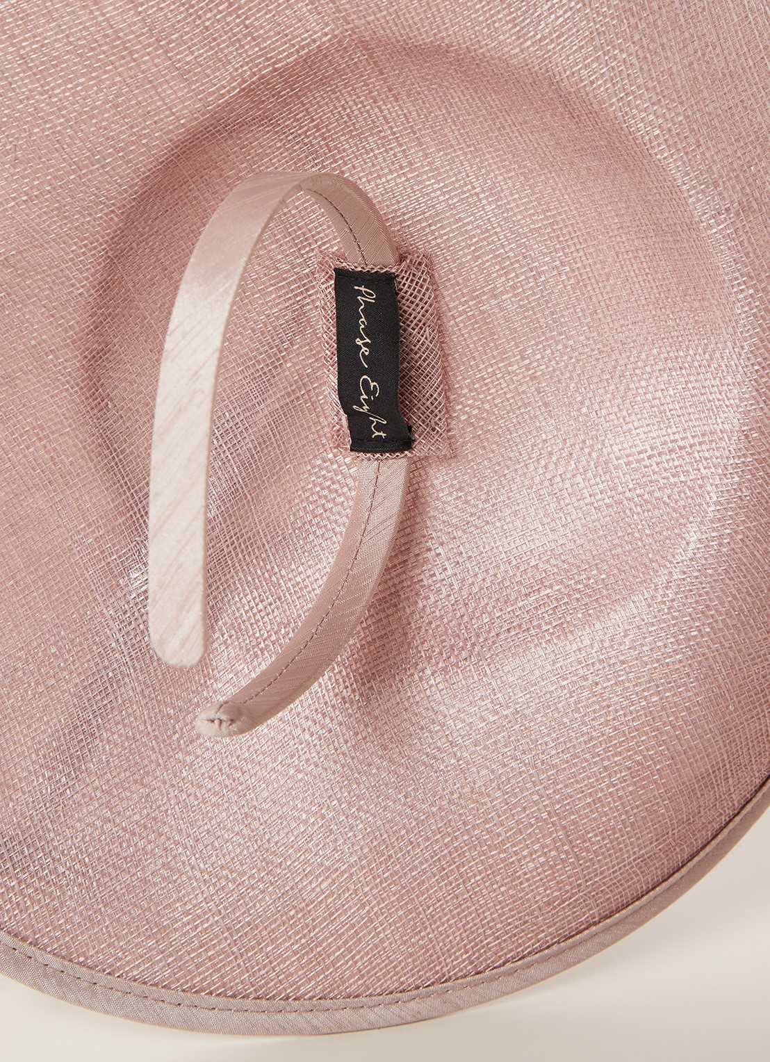 Phase Eight Sherby Twist Fascinator haarband met veren - detail 2 taupe