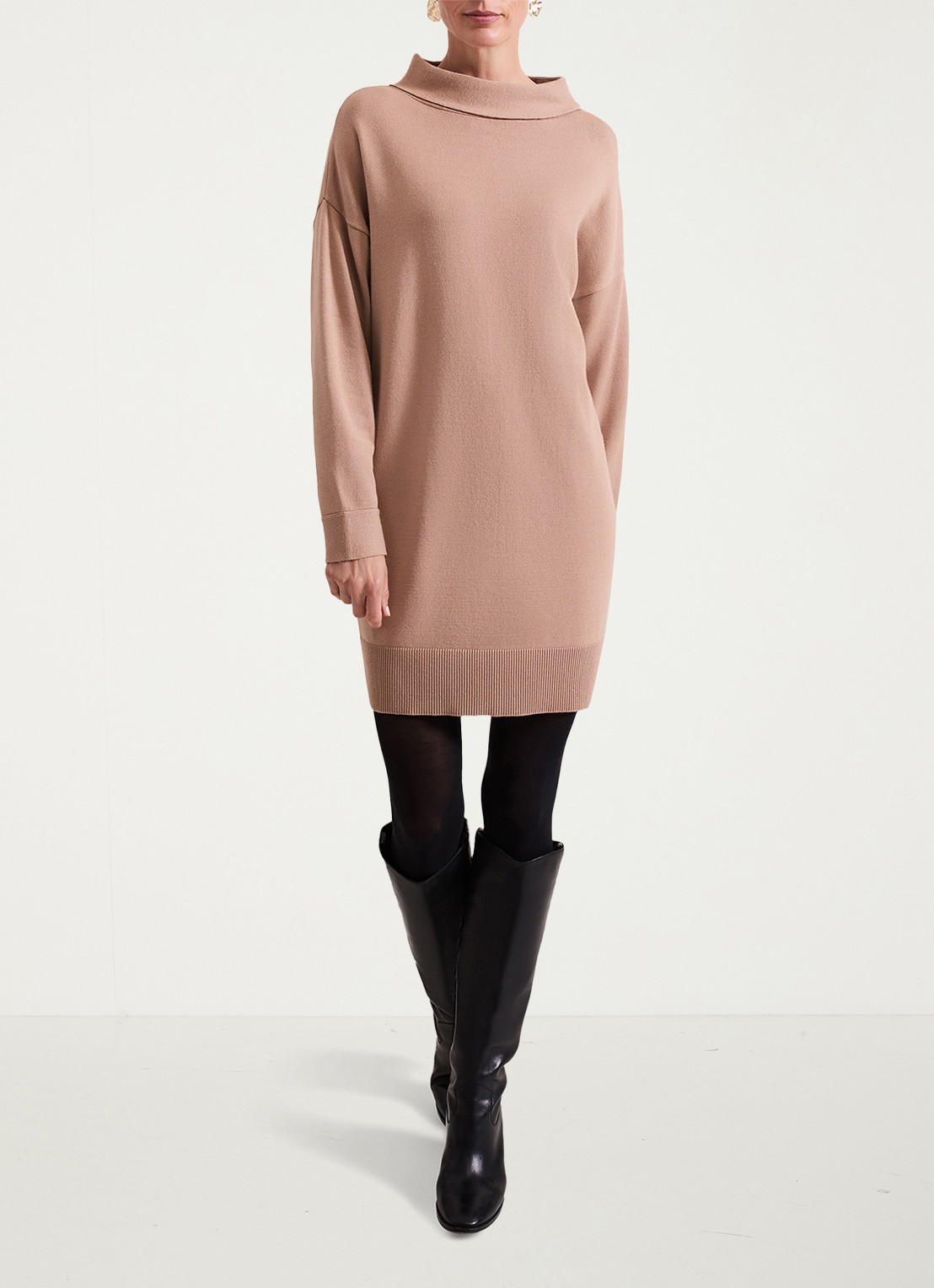 Phase Eight Skylar mini fijngebreide trui-jurk met opstaande kraag  - detail 3 camel