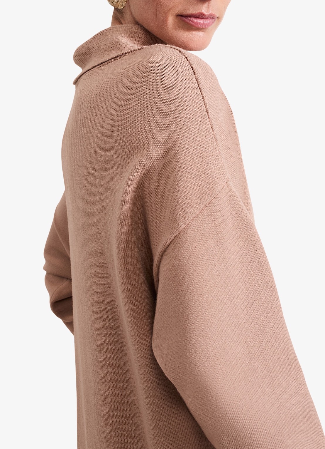 Phase Eight Skylar mini fijngebreide trui-jurk met opstaande kraag  - detail 5 camel