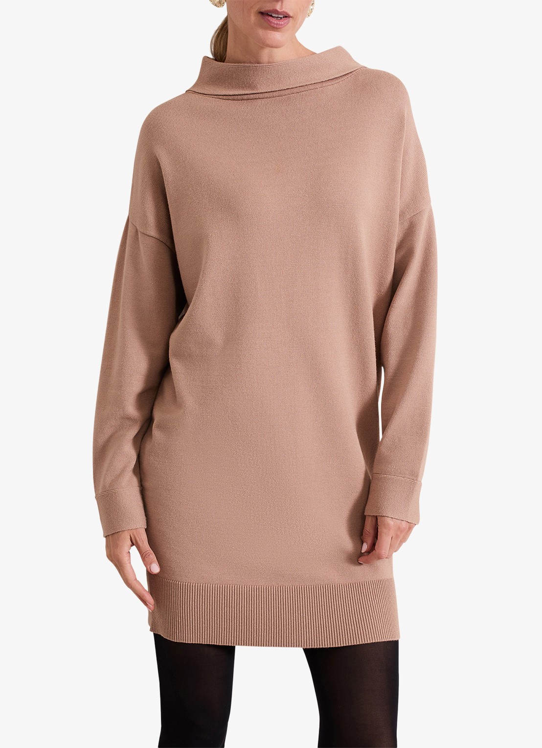 Phase Eight Skylar mini fijngebreide trui-jurk met opstaande kraag  - voorkant 2 camel
