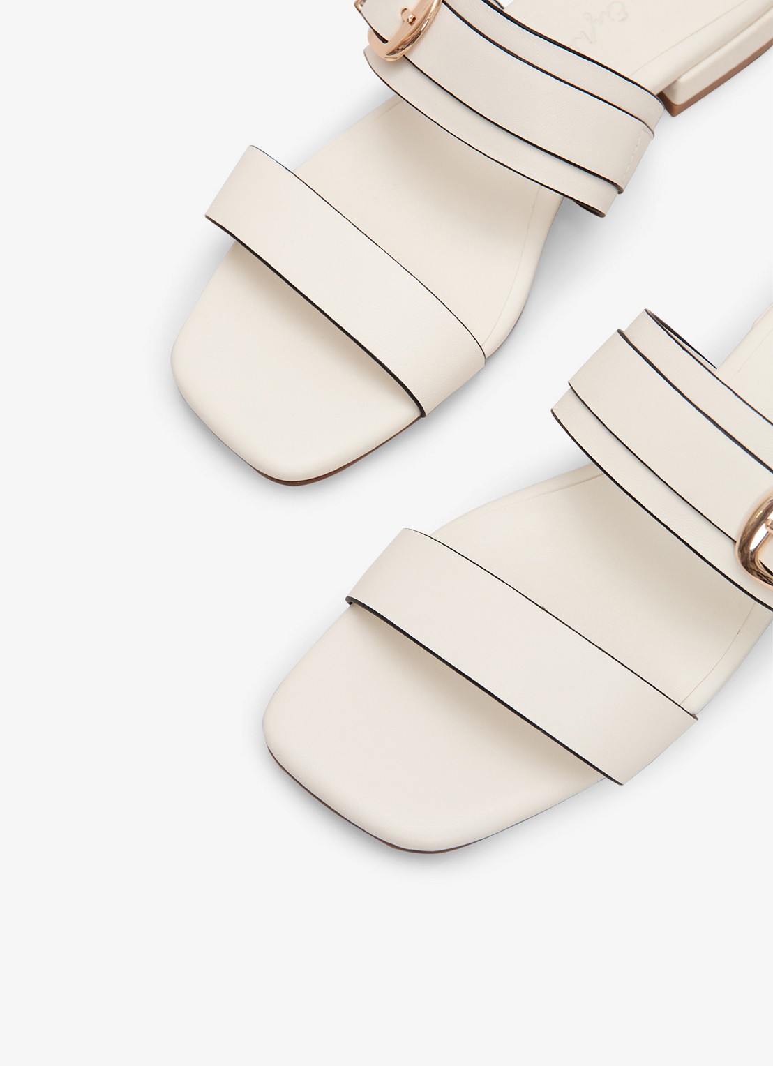 Phase Eight Slipper met gespdetail - detail 4 wit