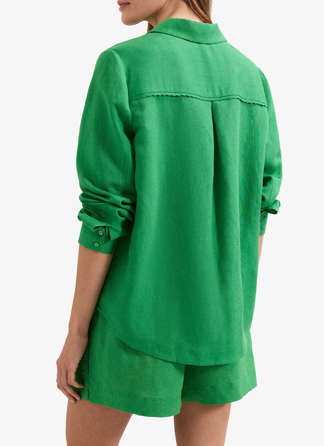 Phase Eight Sloane blouse in linnenblend - achterkant 8 groen