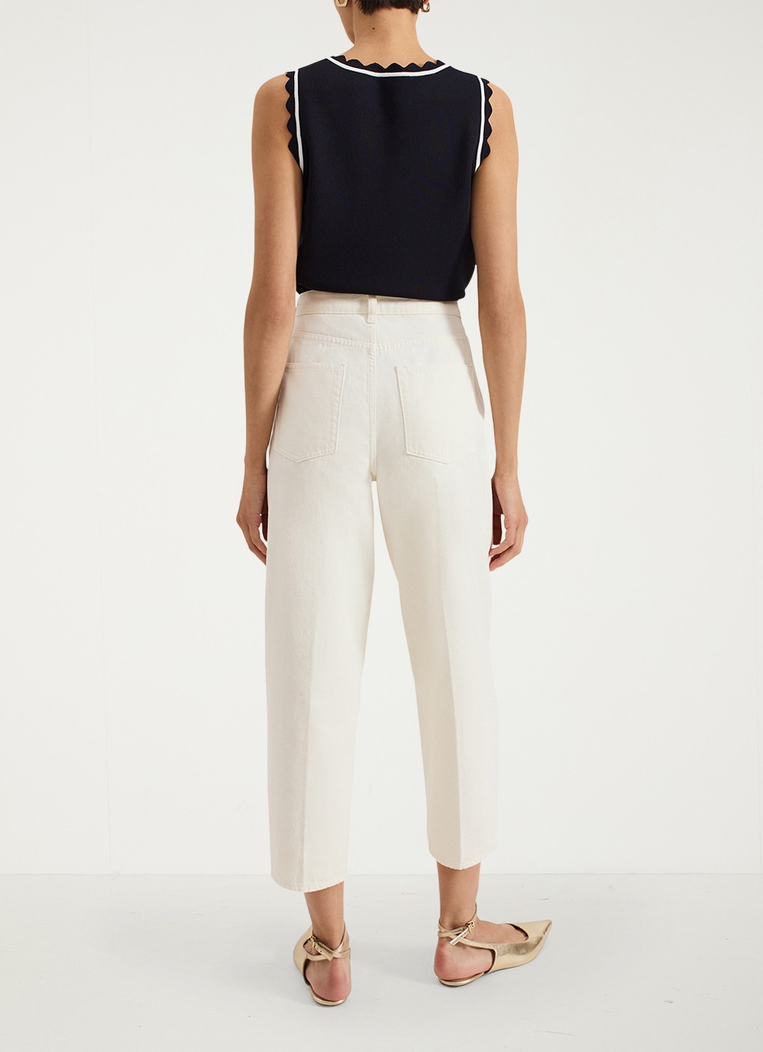 Phase Eight Sophia Barell high waist tapered jeans - achterkant 3 gebroken wit
