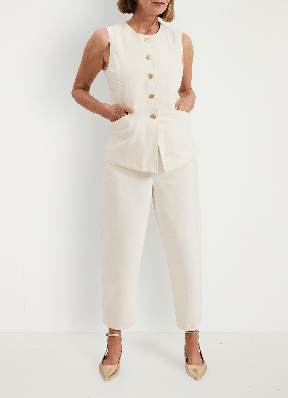 Phase Eight Sophia gilet met paspelzakken - voorkant 7 ivoor