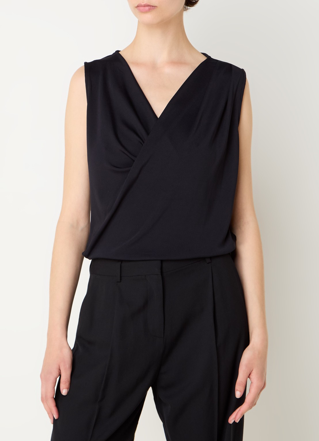 Phase Eight Sutton Drape top met ribstructuur - detail 4 zwart