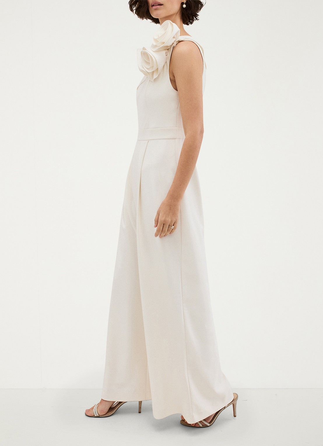 Phase Eight Tali wide fit one shoulder jumpsuit met persplooi - detail creme