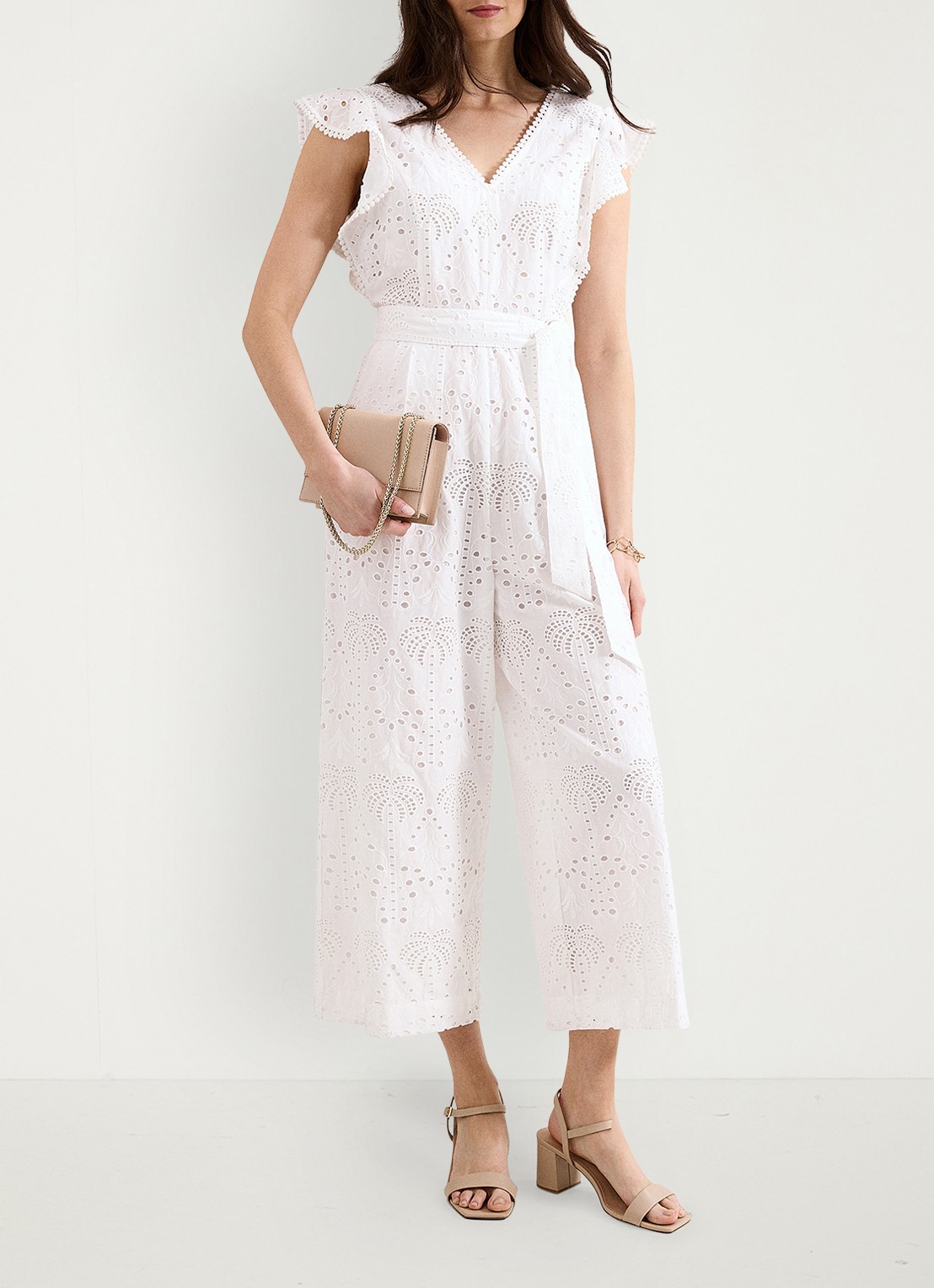 Phase Eight Talulah loose fit jumpsuit met broderie - voorkant 3 wit