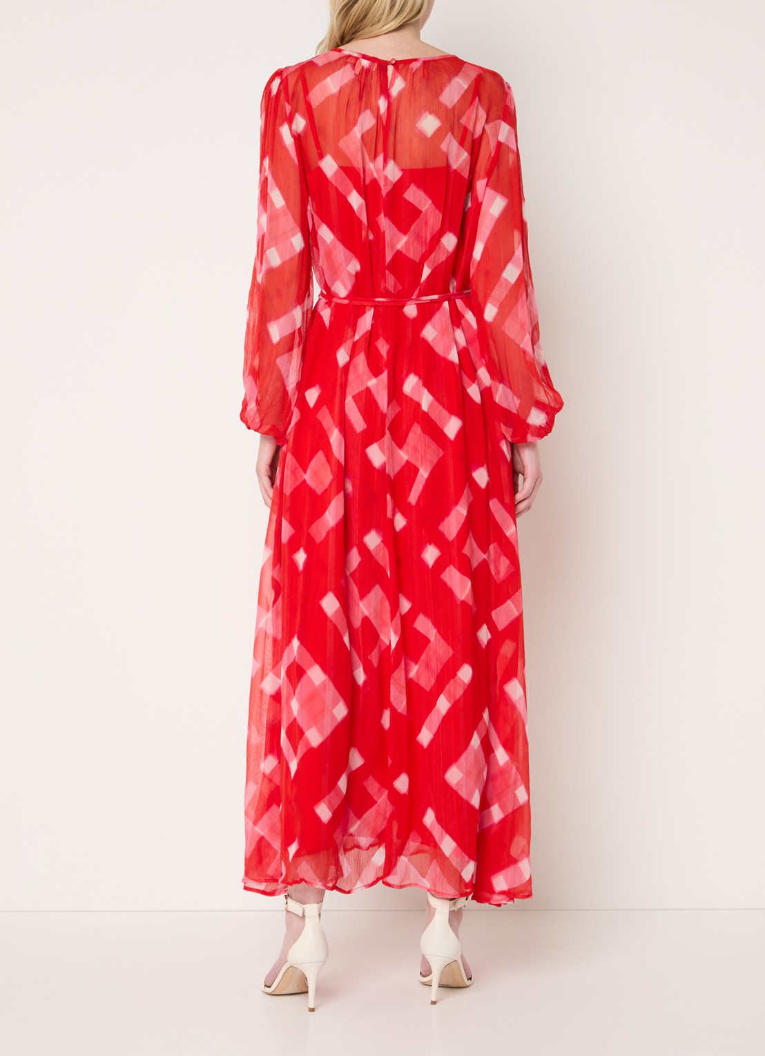 Phase Eight Tatianna semi-transparante maxi jurk met print en strikceintuur - achterkant 5 rood