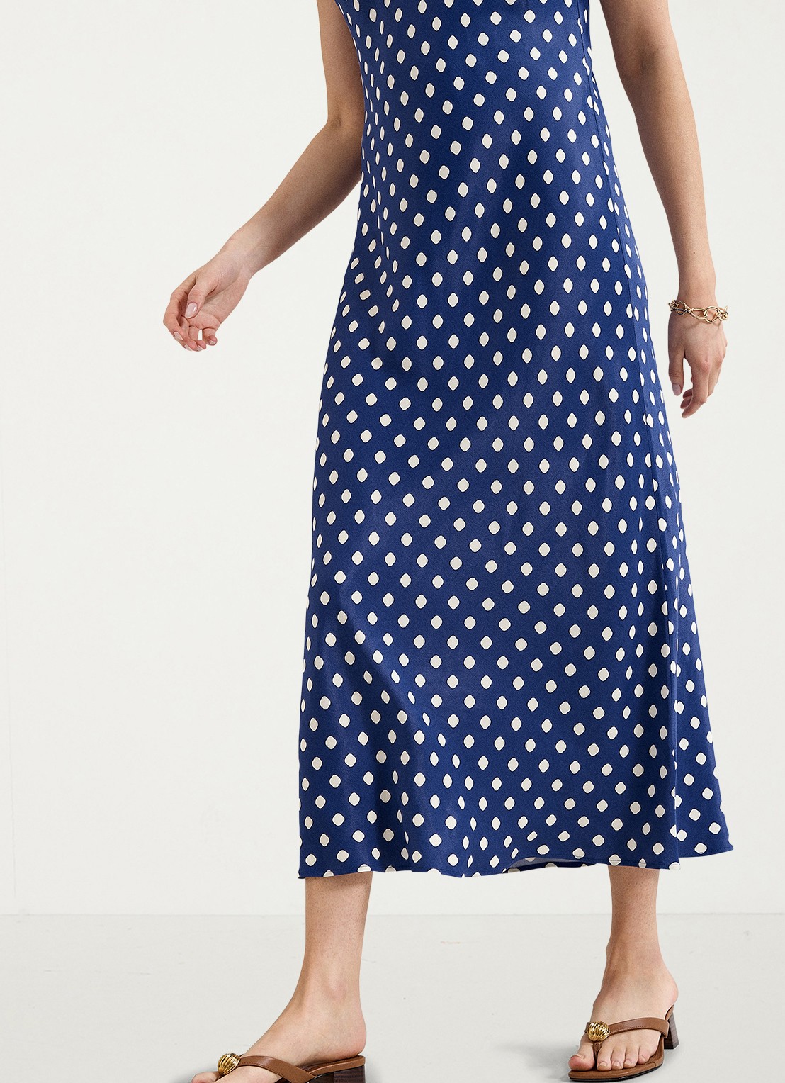 Phase Eight Tina midi jurk met stippenprint - detail 4 donkerblauw