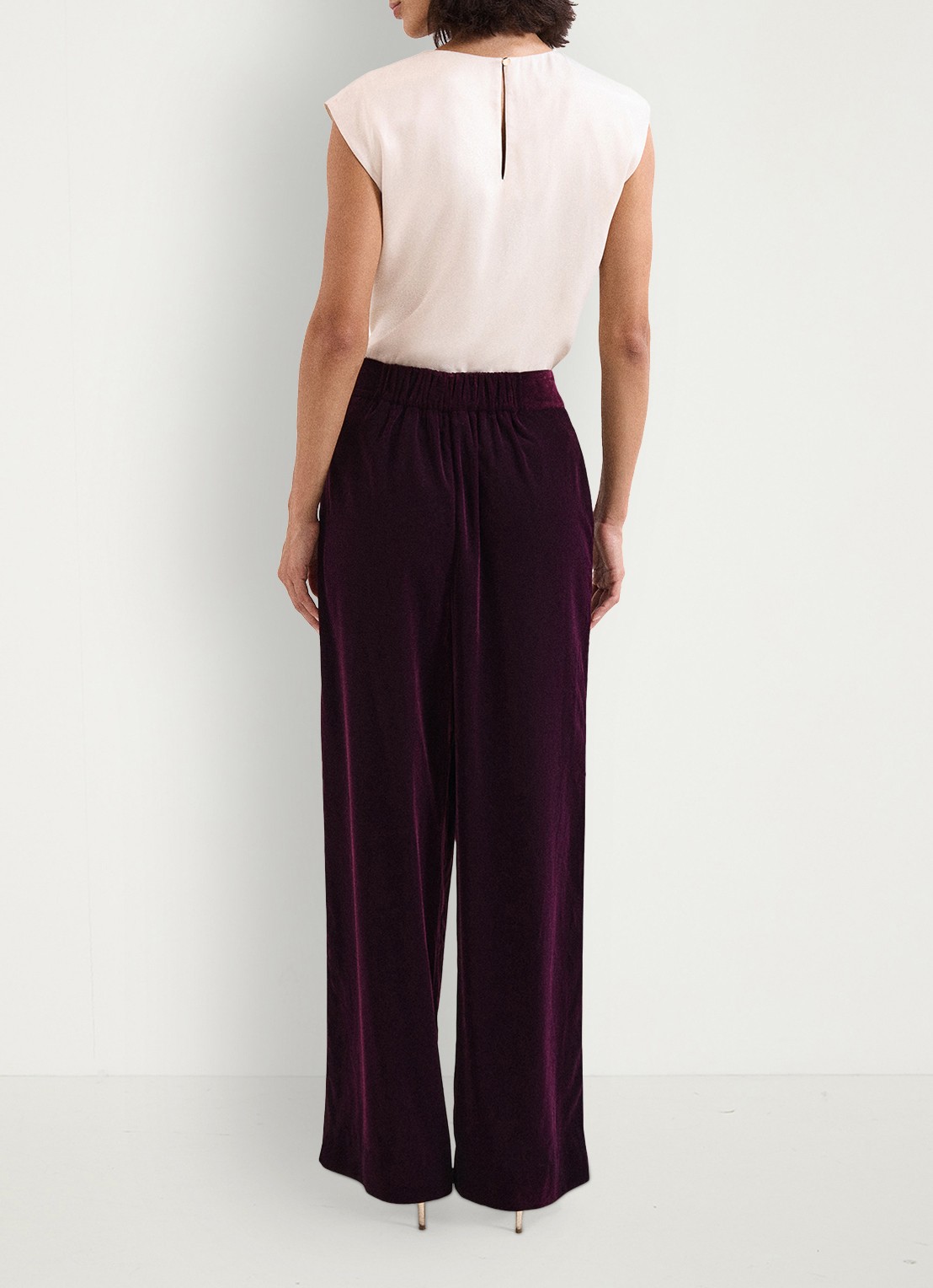 Phase Eight Valentina high waist loose fit pantalon van fluweel - achterkant paars