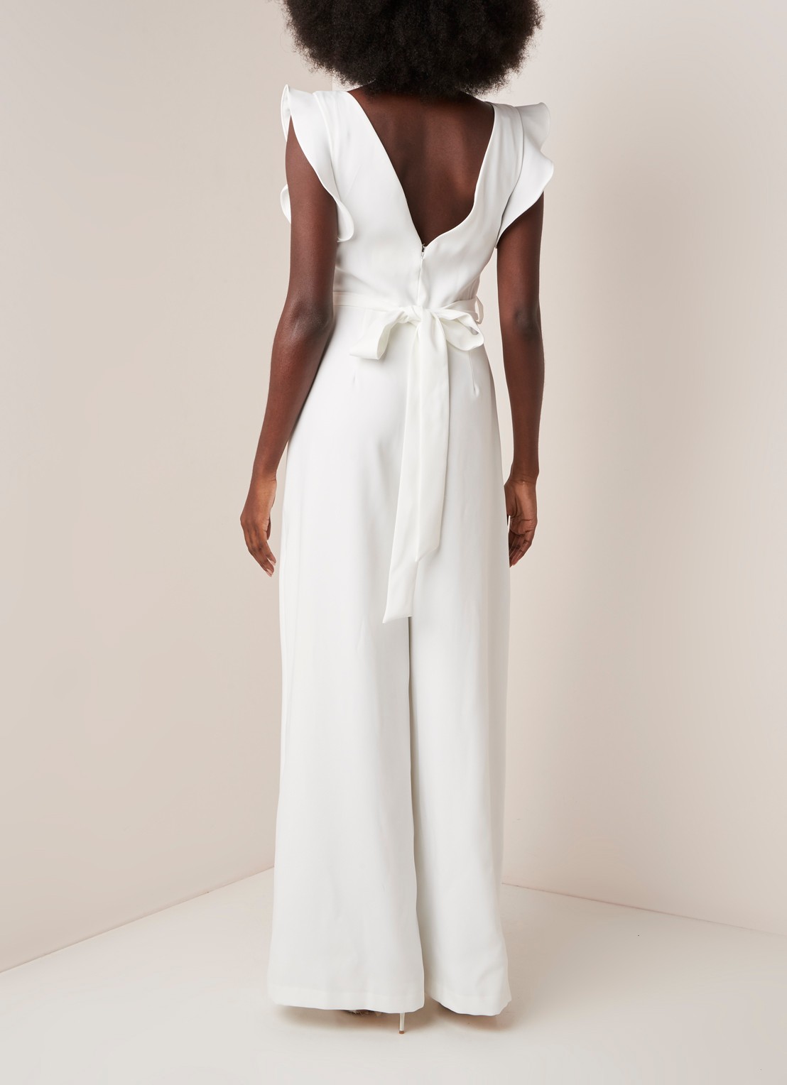 Phase Eight Victoriana bruids jumpsuit met strass-decoratie en strikceintuur - achterkant 2 ivoor