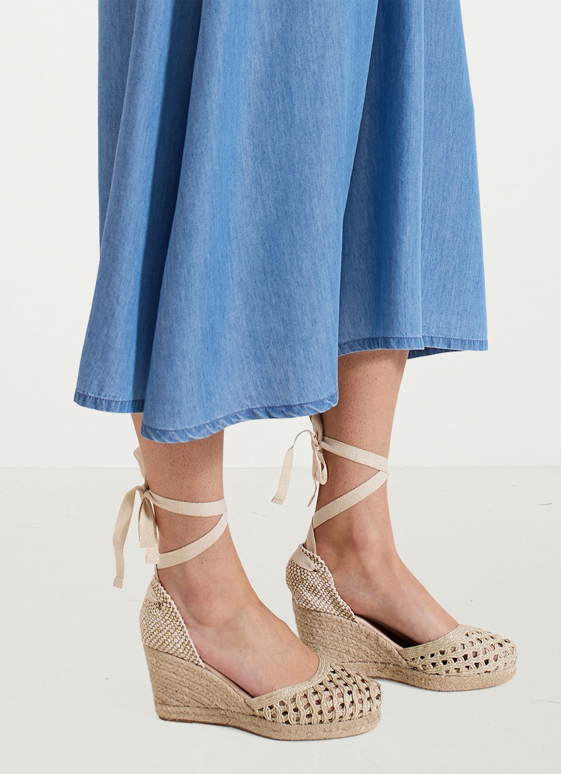 Phase Eight Wedge espadrilles met lurex - voorkant 2 beige