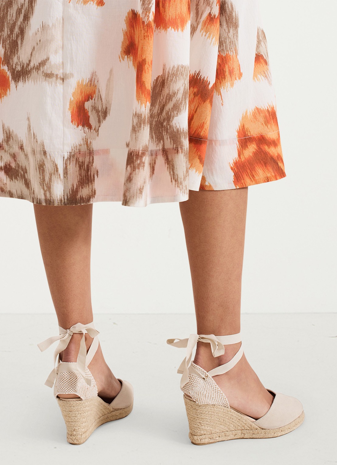 Phase Eight Wedge sleehak met strikdetail - achterkant ivoor