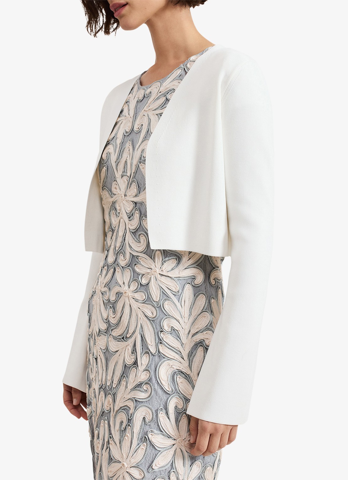 Phase Eight Yasmin bolero met ribstructuur - detail 7 wit