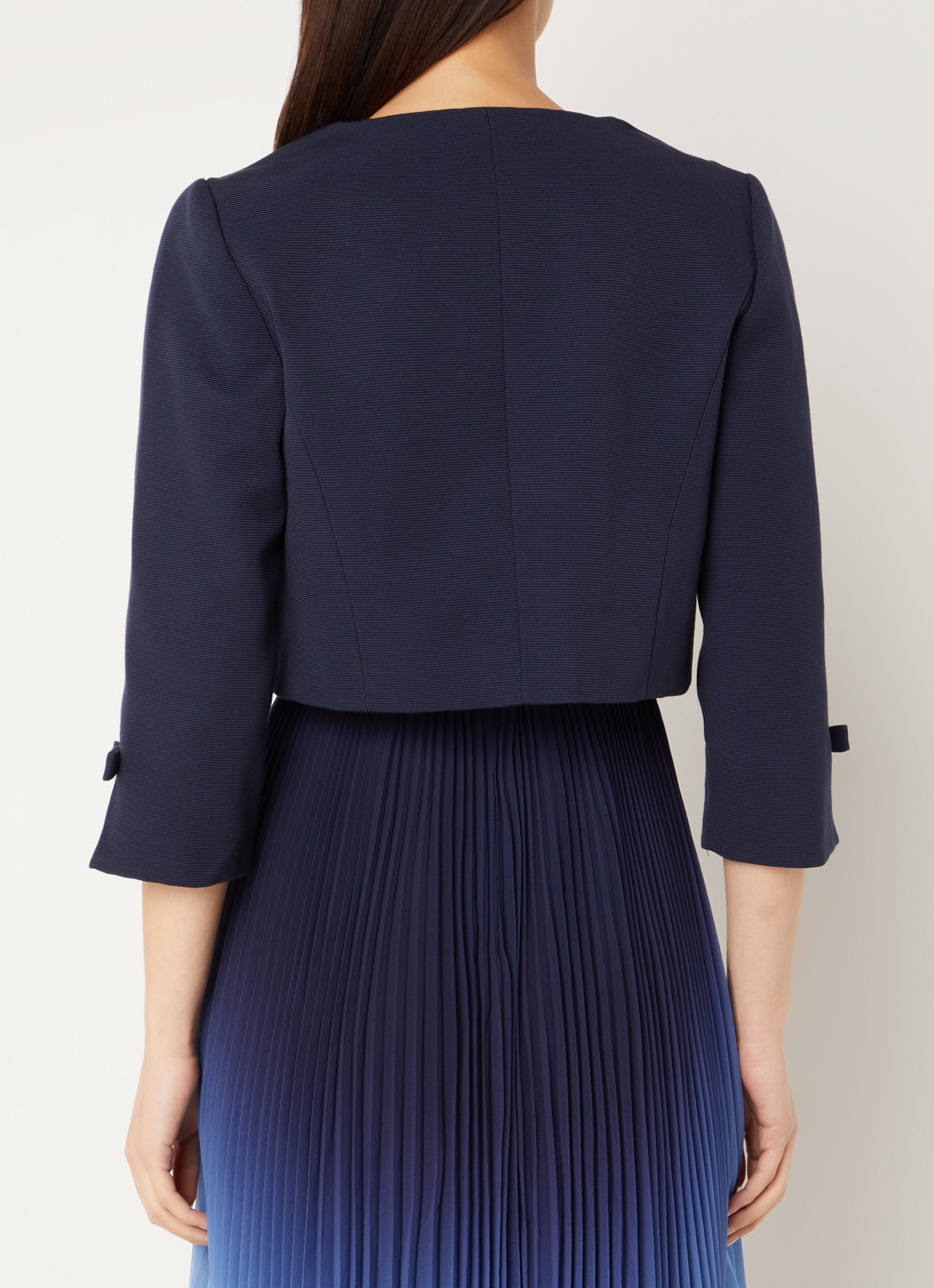 Phase Eight Zoelle bolero met schoudervulling - achterkant donkerblauw
