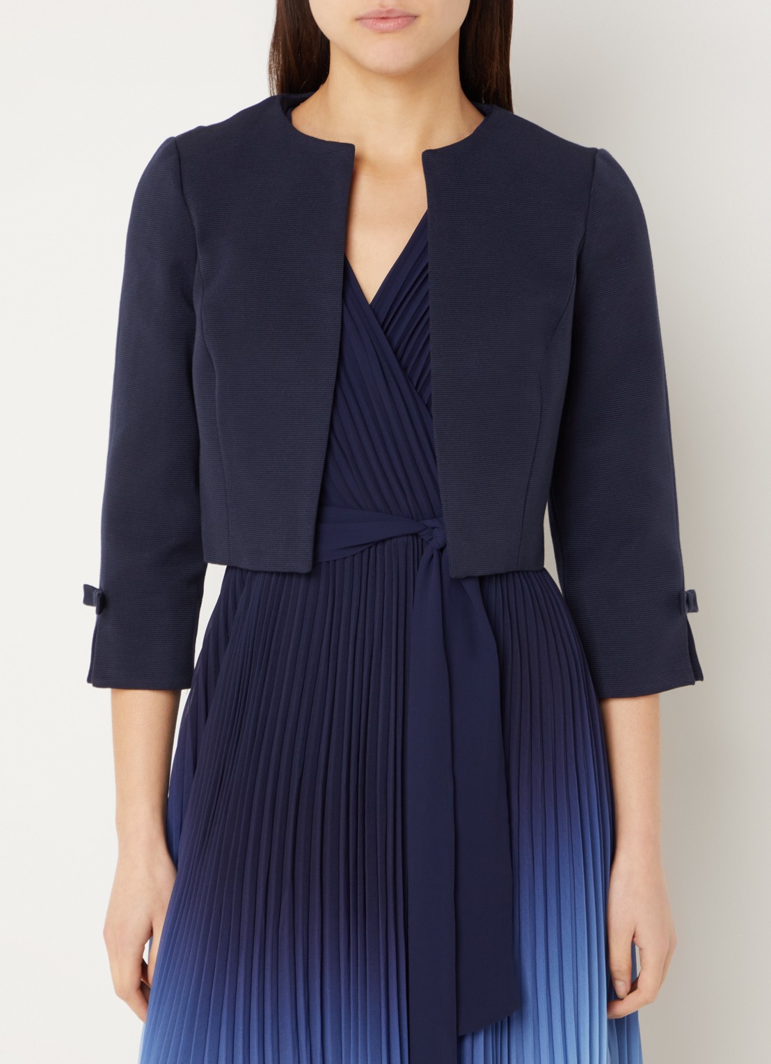Phase Eight Zoelle bolero met schoudervulling - detail 4 donkerblauw