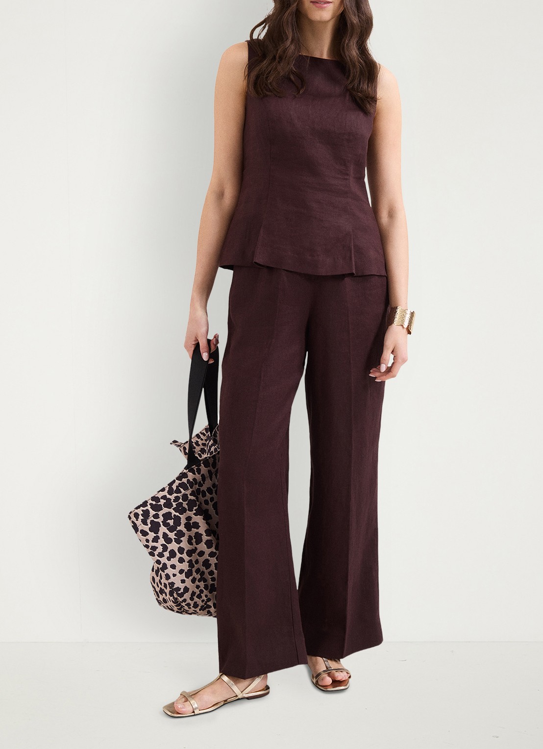 Phase Eight Zoey high waist wide fit pantalon van linnen - voorkant 6 donkerbruin