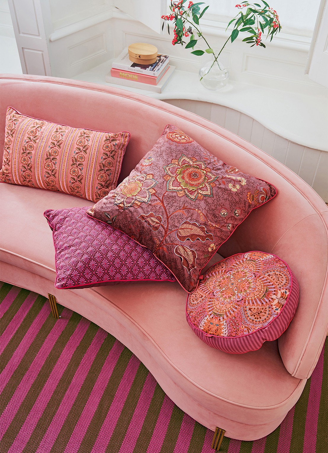 Pip Studio Alfombra sierkussen 40 cm - voorkant 3 roze