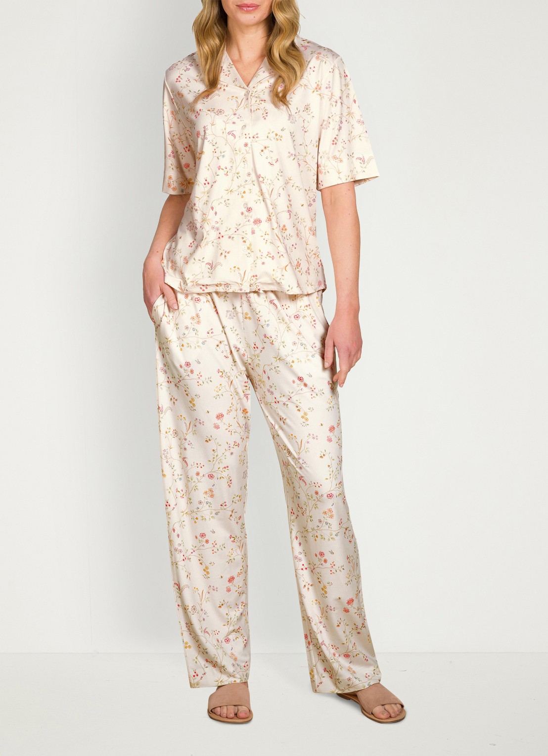 Pip Studio Flora pyjamatop met bloemenprint - voorkant 3 gebroken wit