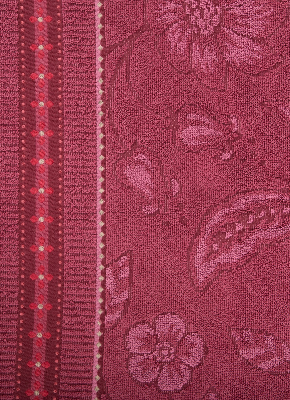 Pip Studio Jasmin Jacquard badhanddoek van katoen - 500 gr/m2 - 55 x 100 cm - detail 2 donkerroze