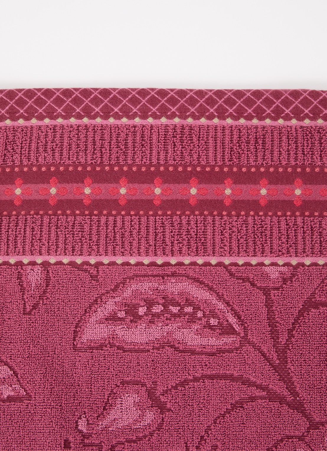Pip Studio Jasmin Jacquard badlaken 140 x 70 cm - detail 3 donkerroze